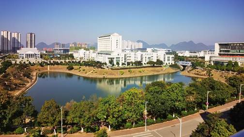 说明: 冬日校园（卓艳艳 摄）
